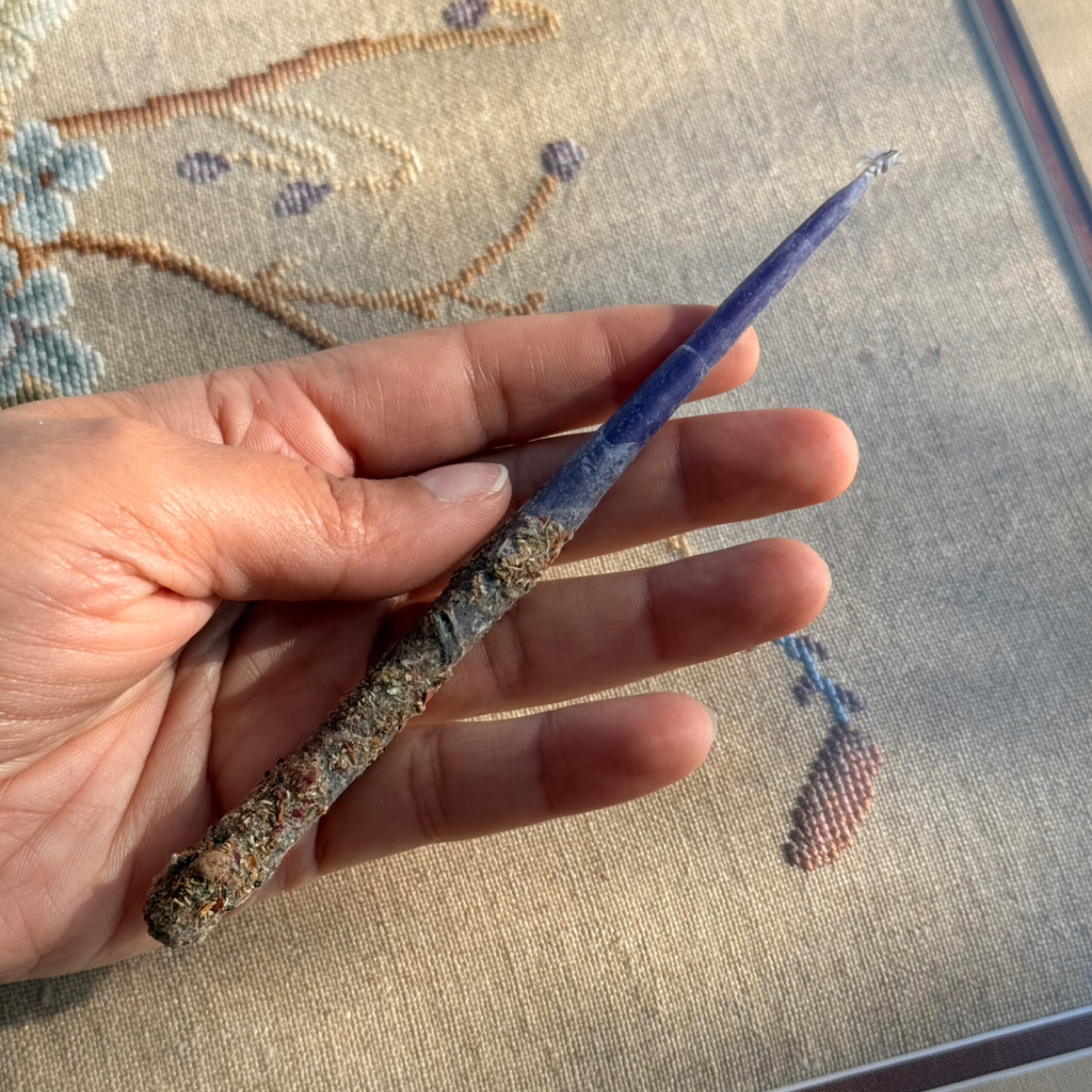 Beeswax candle violet