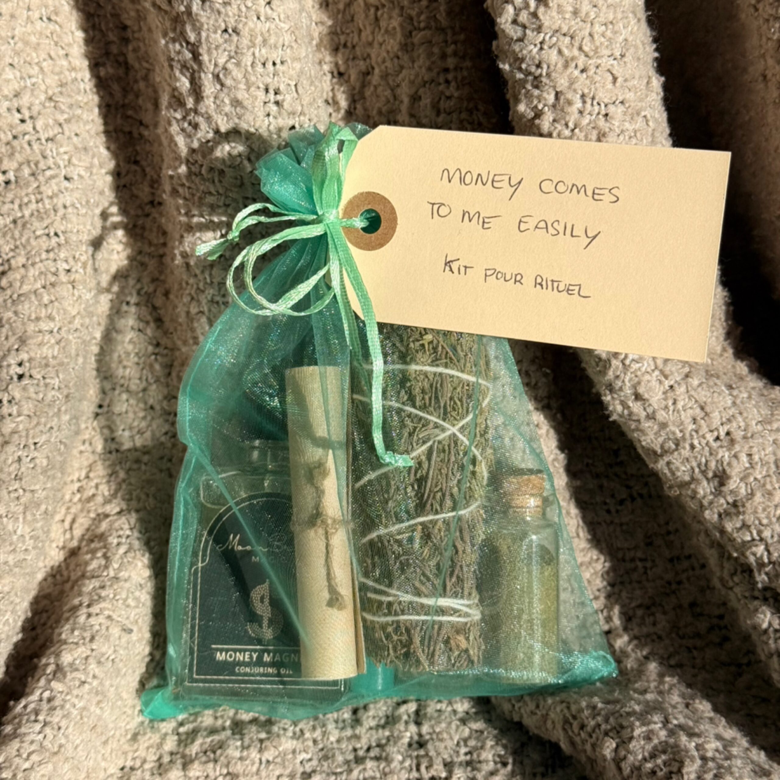 Money Comes To Me Easily Candle Magic Kit