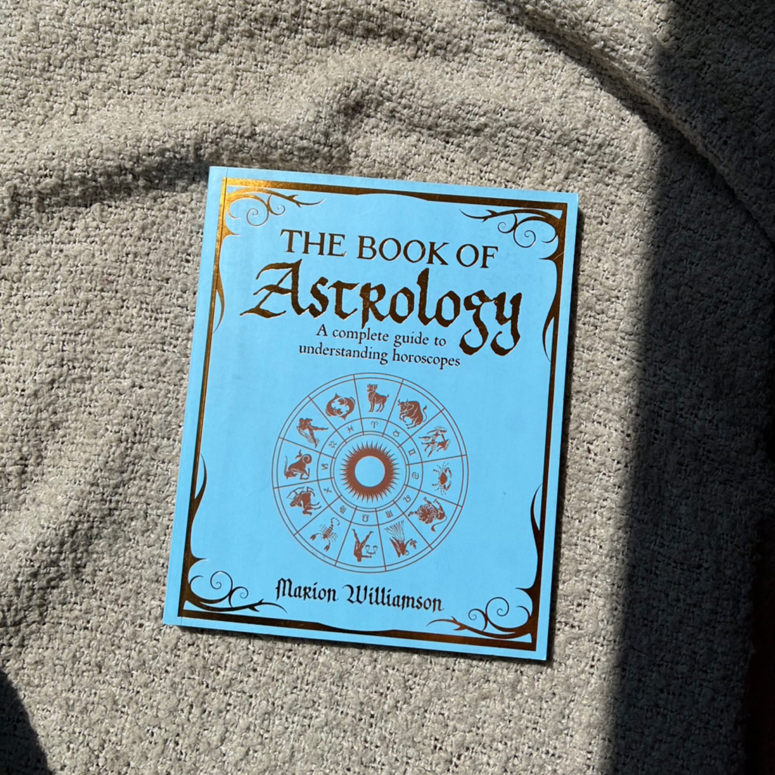 Livre d'astrologie (Les manuels des arts mystiques)