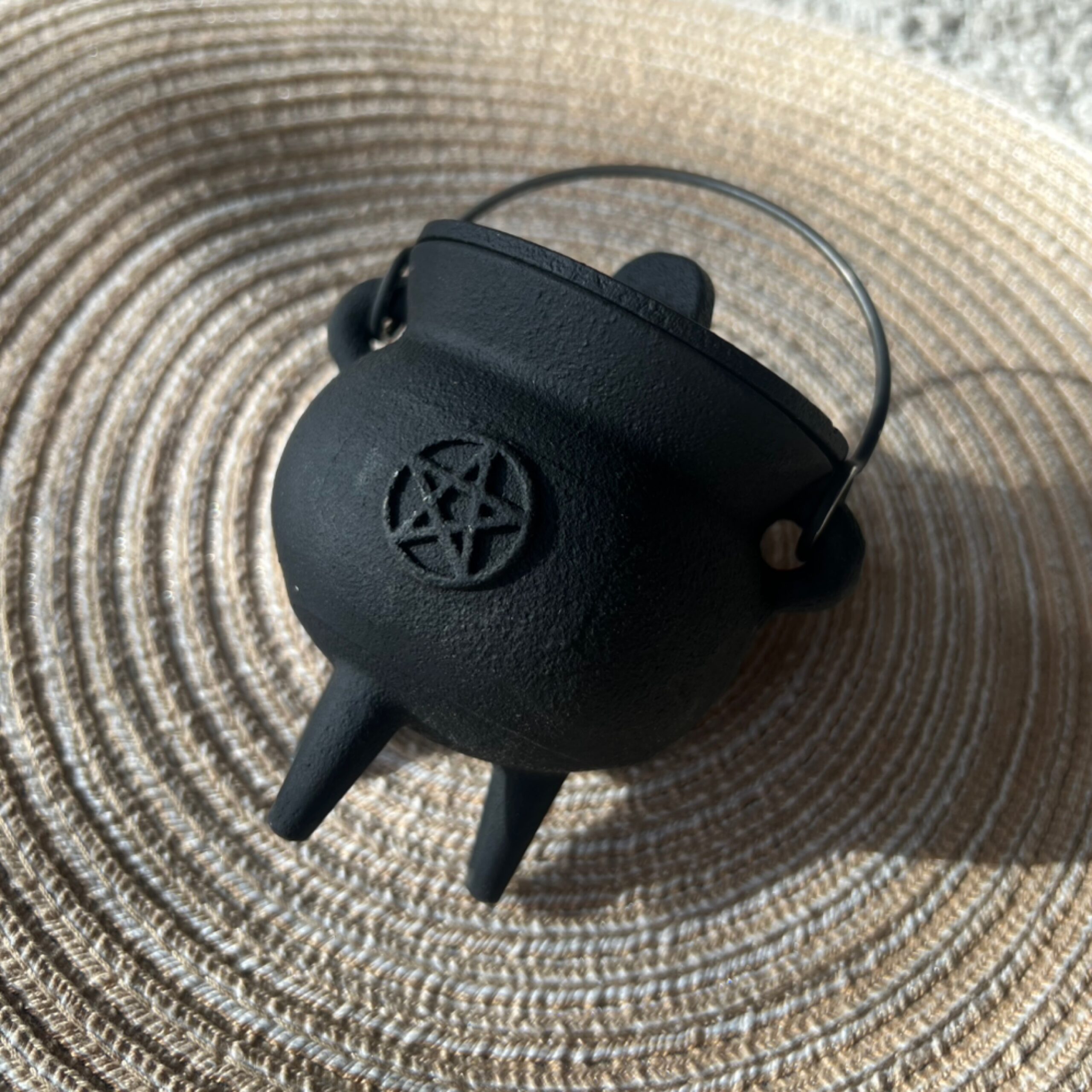 Chaudron en fonte 3" Pentagramme