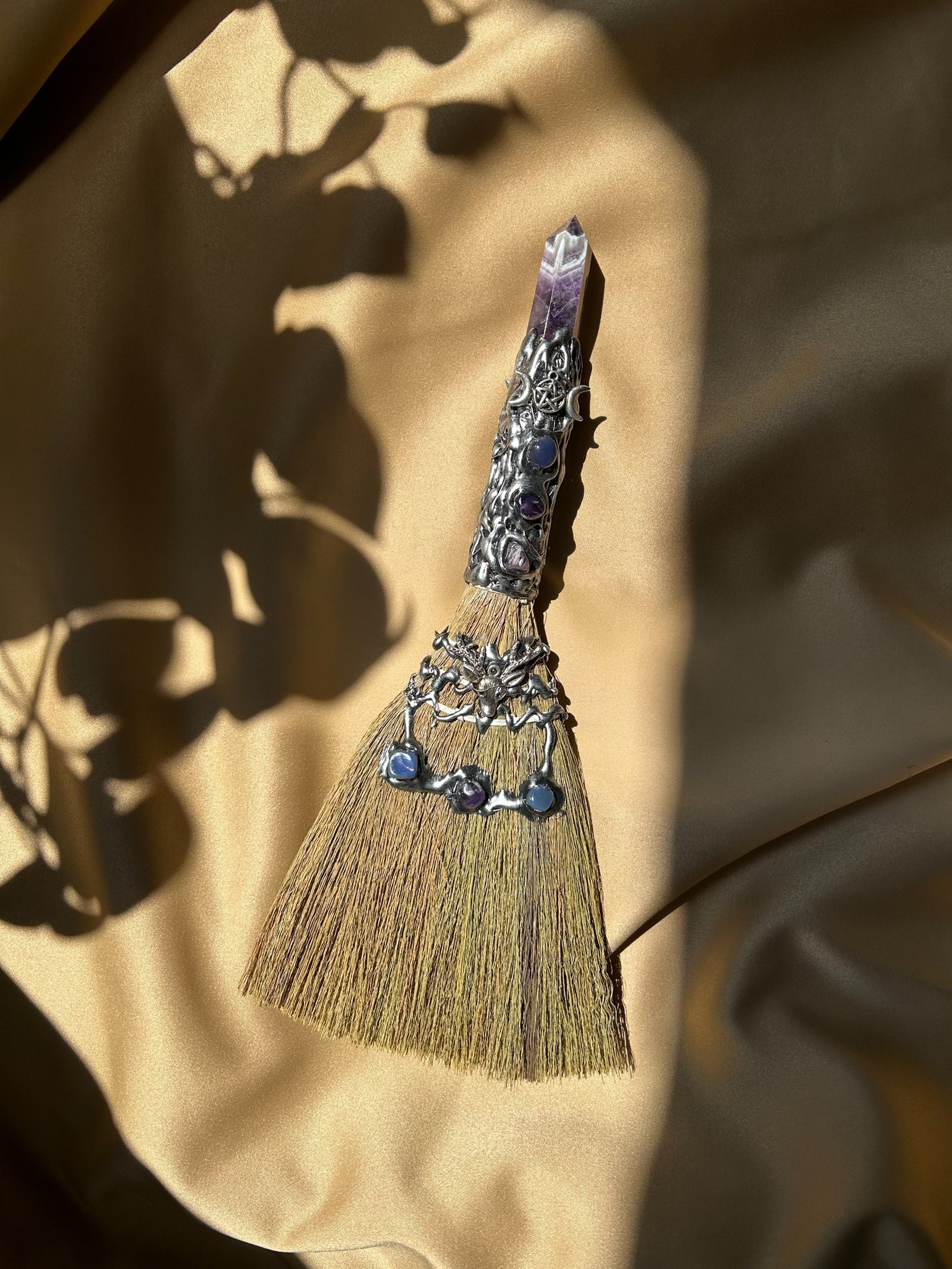 Broom Large - Amethyst