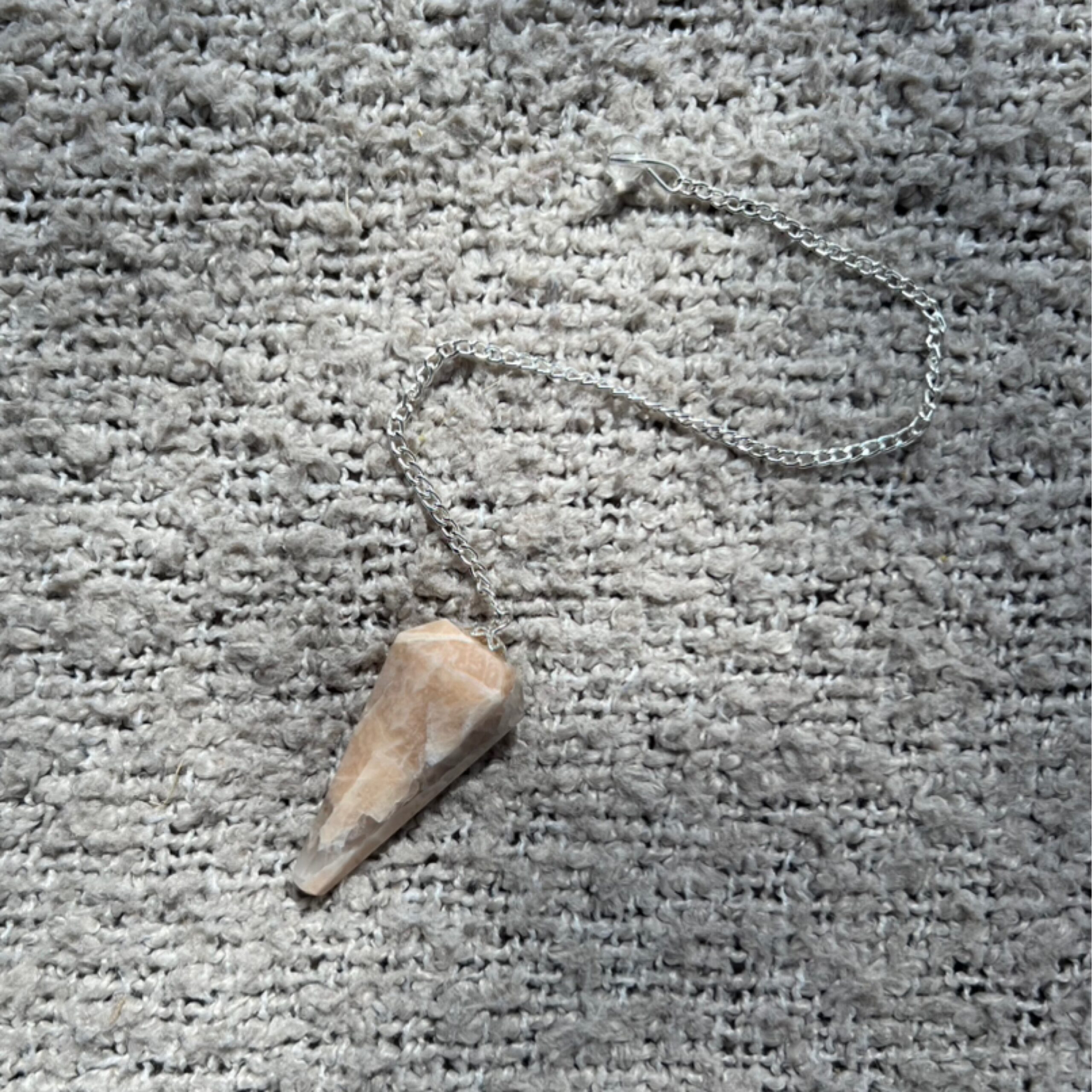 Pendulum - Cream Moonstone