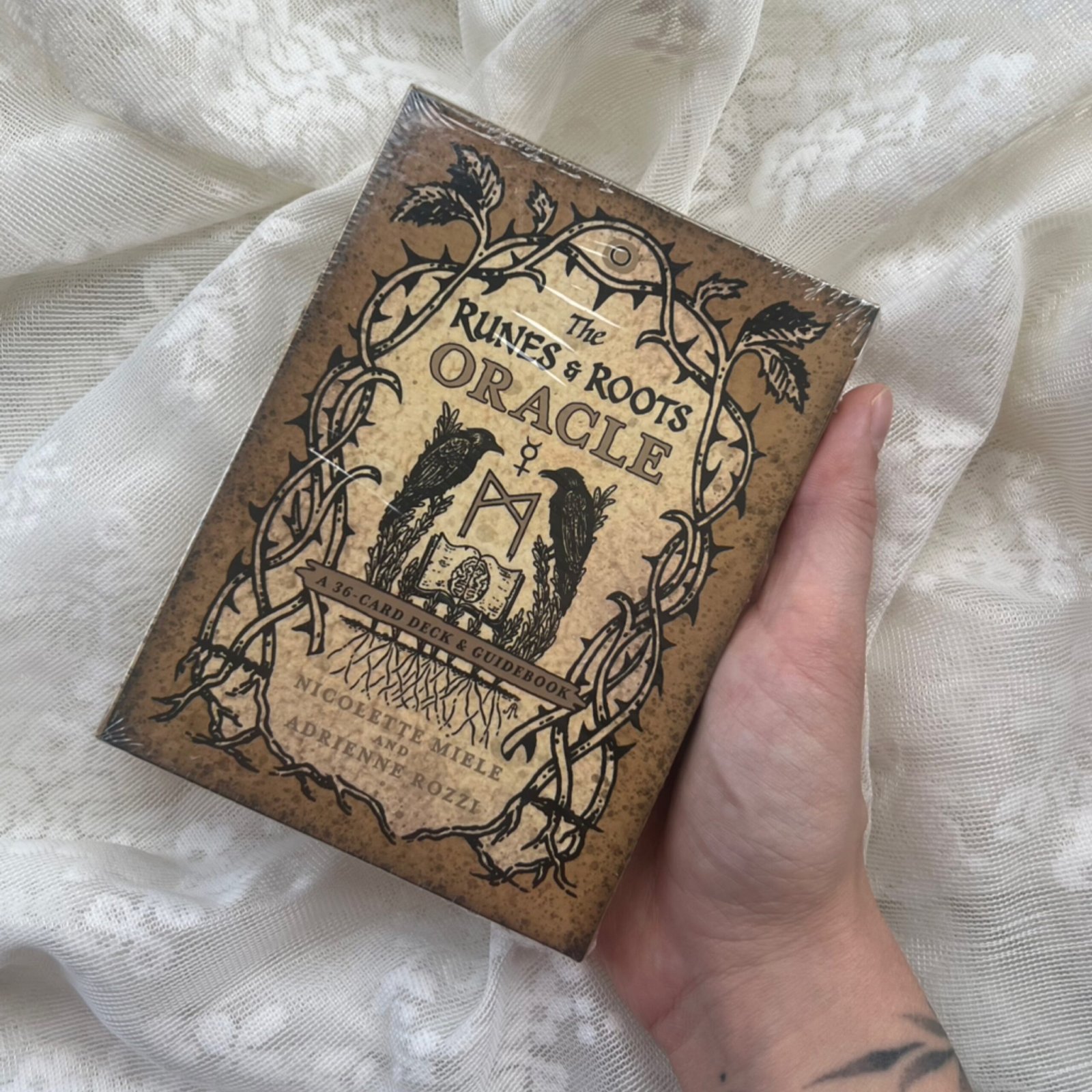 Runes And Roots Oracle